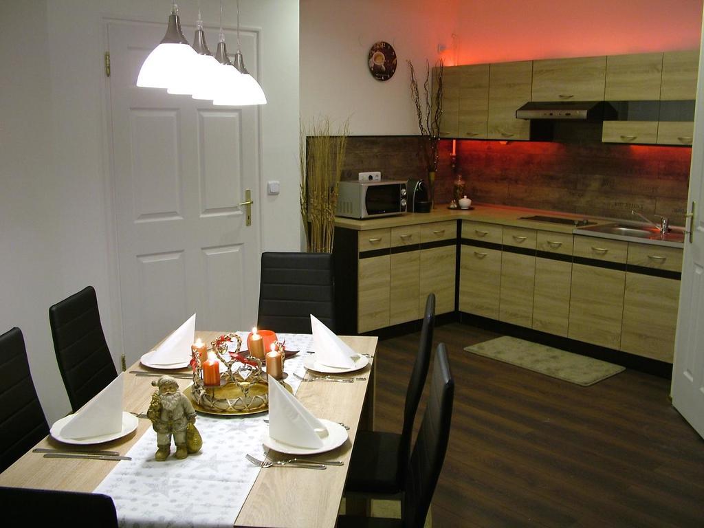 Kőszeg Korzo Apartman חדר תמונה