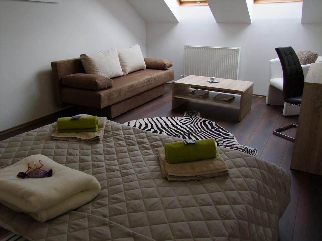 Kőszeg Korzo Apartman מראה חיצוני תמונה