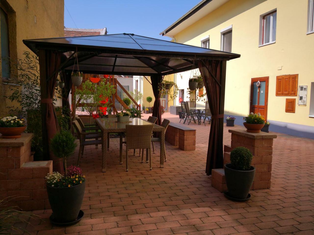 Kőszeg Korzo Apartman מראה חיצוני תמונה